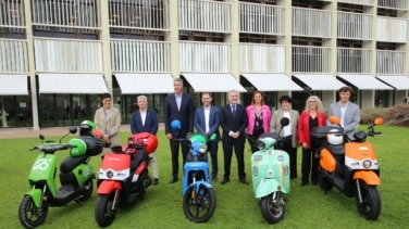 Ocho ciudades del área de Barcelona se unen para ofertar 10.000 motos eléctricas de uso compartido