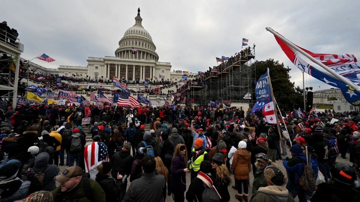 Movilización de seguidores de Donald Trump ante el Capitolio de Estados Unidos el 6 de enero de 2021.