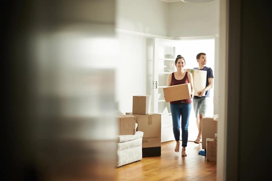 Los jóvenes que vivan en España pueden agarrarse al Bono de Alquiler Joven como impulso para pagar su piso o habitación /Shutterstock
