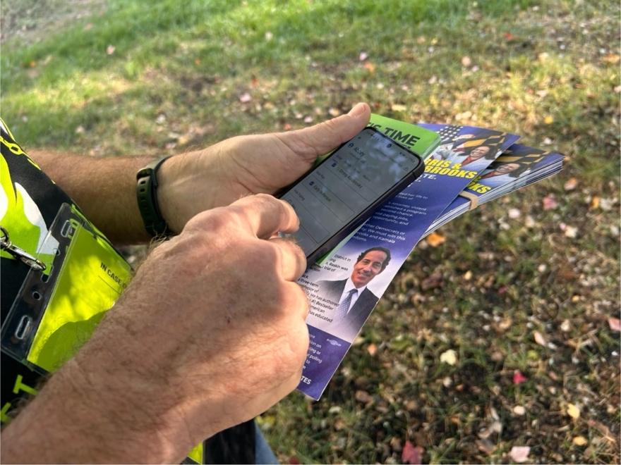 La aplicación donde los voluntarios demócratas ven a qué puertas deben llamar.