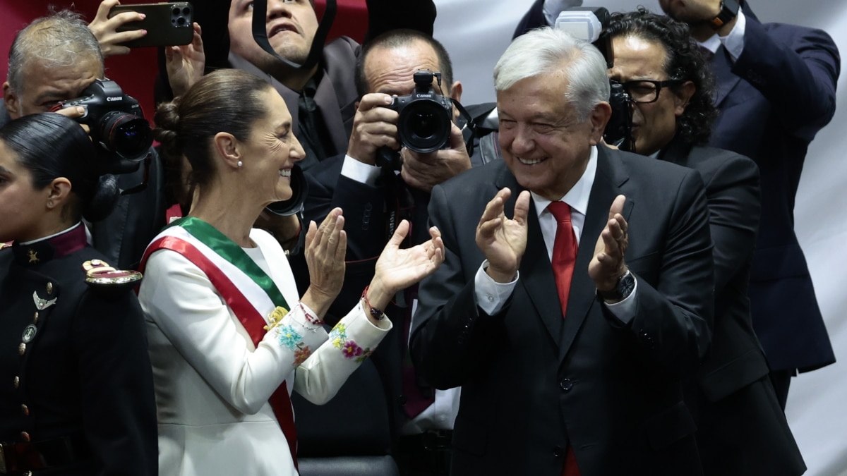 Claudia Sheinbaum y Andrés Manuel López Obrador, en la toma de protesta de ella