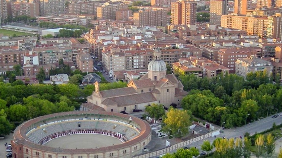 Castilla-La Mancha es la comunidad donde es más barato comprar una vivienda. En la imagen, vista aérea de Talavera de la Reina /EP