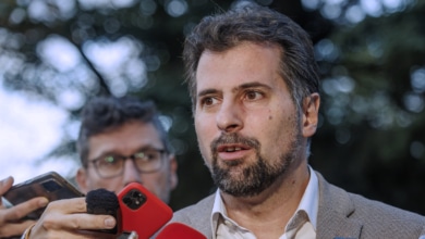 Ferraz pacta con Castilla y León un nuevo calendario de primarias: los militantes votarán el 1 de febrero