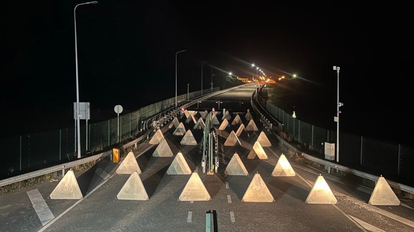 Lituania ha colocado 'dientes de dragón' en un segundo puente en la ruta hacia Kaliningrado