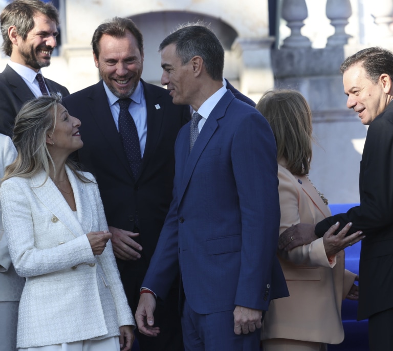 El Gobierno espera que no le afecte el 'caso Errejón' aunque se pone en guardia: "Todo dependerá de si le toca a Yolanda o no"