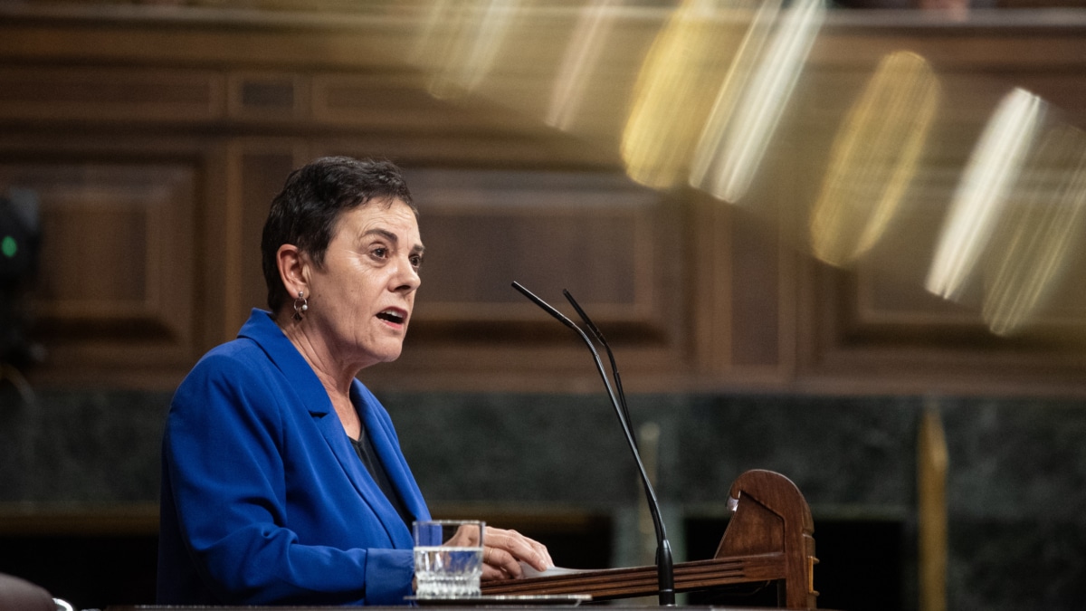 La portavoz de EH Bildu en el Congreso, Mertxe Aizpurua, interviene durante el debate plenario, este martes