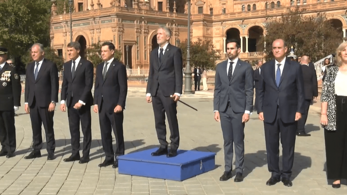 El ministro del Interior, Fernando Grande-Marlaska, en Sevilla durante el patrón de la Policía Nacional.