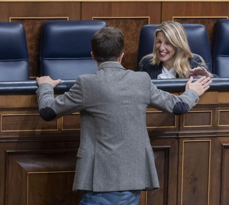 El escándalo de Errejón da otra estocada al proyecto de Yolanda Díaz, mientras Podemos lo celebra