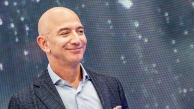 Jeff Bezos defiende la decisión del Washington Post de no apoyar ni a Harris ni Trump