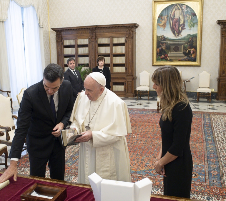 Sánchez se reunirá este viernes con el papa Francisco para analizar la situación en Oriente Medio