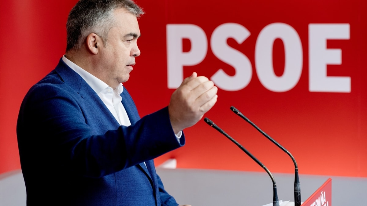 El secretario de Organización del PSOE, Santos Cerdán, durante una rueda de prensa en la sede del PSOE en Ferraz.