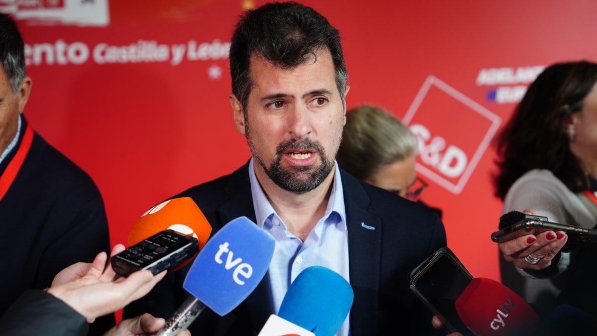 El secretario general del PSOE de Castilla y León, Luis Tudanca, atiende a los medios el pasado 3 de mayo de 2024 en Salamanca.