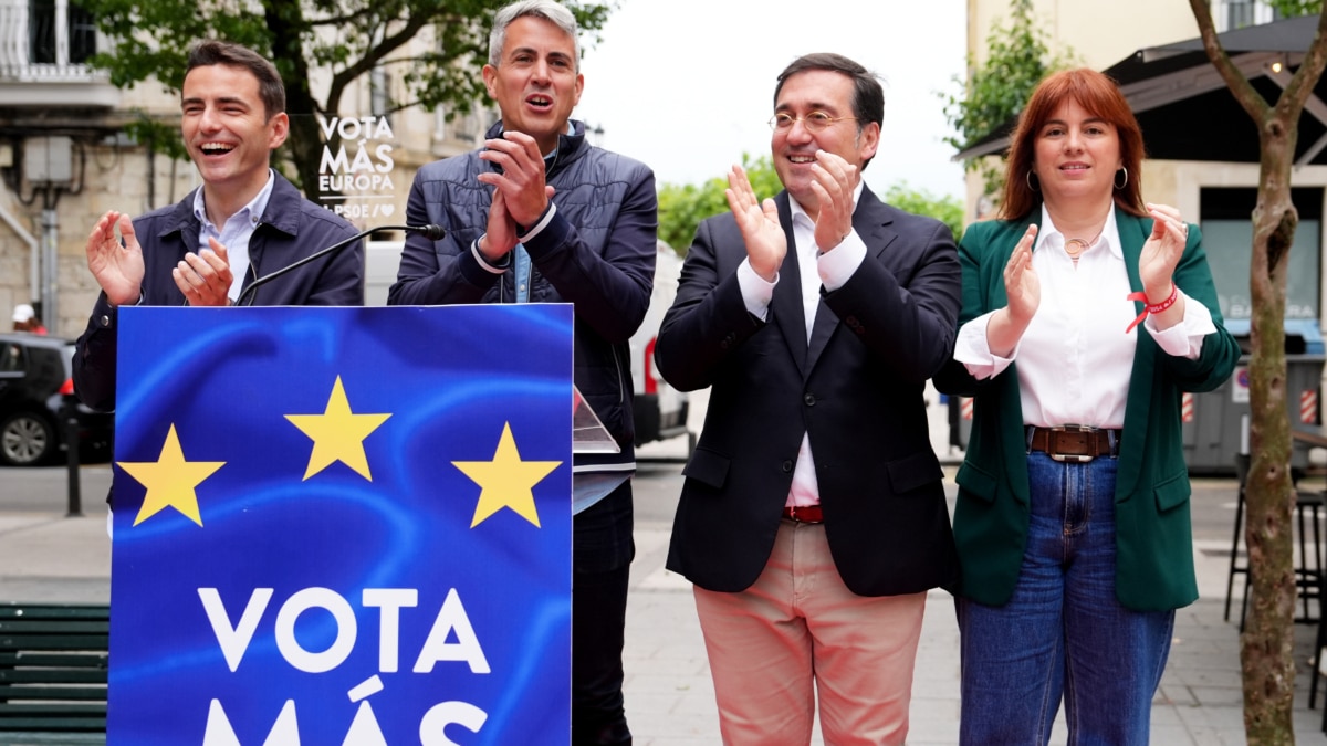 (Foto de ARCHIVO) (I-D) El portavoz del Grupo Municipal Socialista, Pedro Casares, el líder de los socialistas cántabros, Pablo Zuloaga; el ministro de Asuntos Exteriores, José Manuel Albares y la candidata europea Silvia Abascal, durante un acto público de cierre de campaña del PSOE, en la plaza del Cuadro de Santander, a 7 de junio de 2024, en Santander, Cantabria (España). Albares ha participado en un acto público en la plaza del Cuadro de Santander para poner fin a la campaña electoral de su partido con motivo de las elecciones al Parlamento europeo del próximo 9 de junio. Juanma Serrano / Europa Press 07 JUNIO 2024;ELECCIONES EUROPEAS;FIN DE CAMPAÑA;ELECCIONES;CAMPAÑA;9J;COMICIOS;CIERRE DE CAMPAÑA;VOTACIONES; 07/6/2024