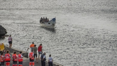 Llega un cayuco a El Hierro con 175 personas y un fallecido