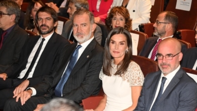 El gesto de complicidad de Felipe y Letizia con el "agitador folclórico" Rodrigo Cuevas