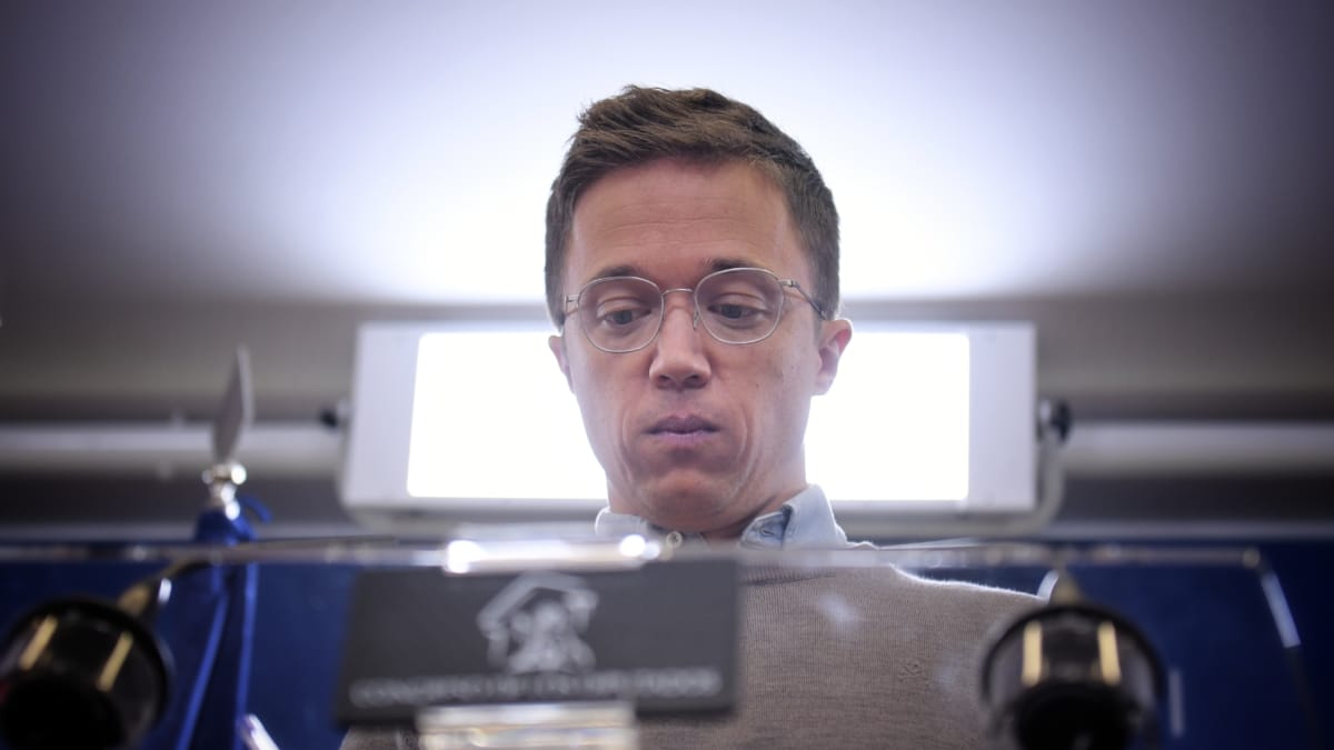 (Foto de ARCHIVO) El portavoz de Sumar en el Congreso, Íñigo Errejón, durante una rueda posterior a la reunión de la Junta de Portavoces, a 15 de octubre de 2024, en Madrid (España). Fernando Sánchez / Europa Press 15 OCTUBRE 2024;RUEDAS DE PRENSA;PORTAVOCES;CONGRESO DE LOS DIPUTADOS;MADRID 15/10/2024