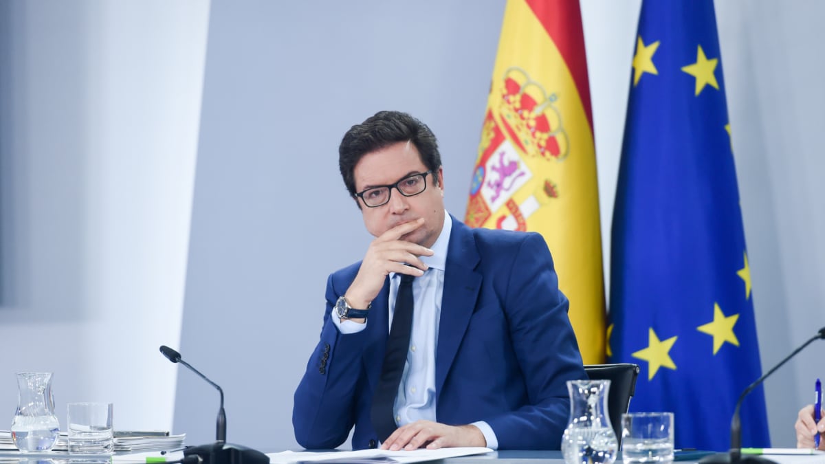 El ministro para la Transformación Digital y de la Función Pública, Óscar López, en la rueda de prensa posterior a la reunión ordinaria del Gabinete, este 22 de octubre de 2024 en la Moncloa.