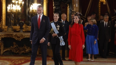 La reina Letizia lo apuesta todo al rojo para la recepción en el Palacio Real