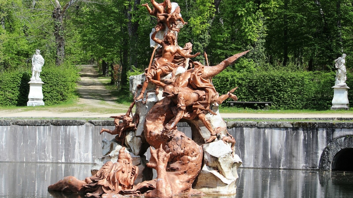 La fuente Andrómeda del palacio de La Granja vuelve a funcionar 80 años después