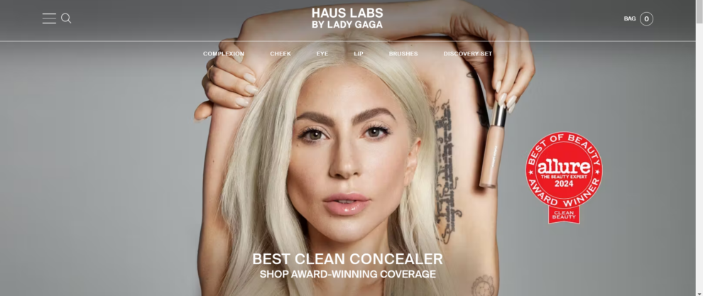 Lady Gaga vende maquillaje con su marca The Haus Labs. 