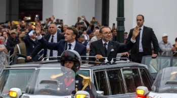 Macron desembarca en Marruecos con una delegación de 120 personalidades y en pugna comercial con España