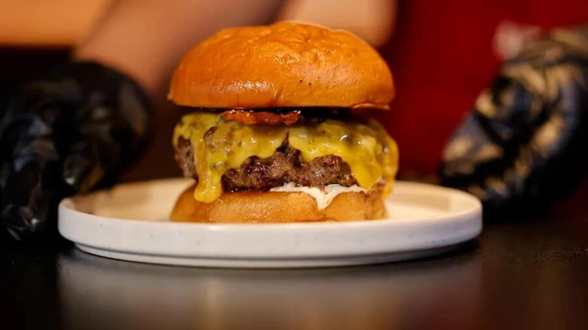 La mejor hamburguesa del mundo es española, aquí puedes comerla si estás en Valencia o Madrid /Hundred Burgers