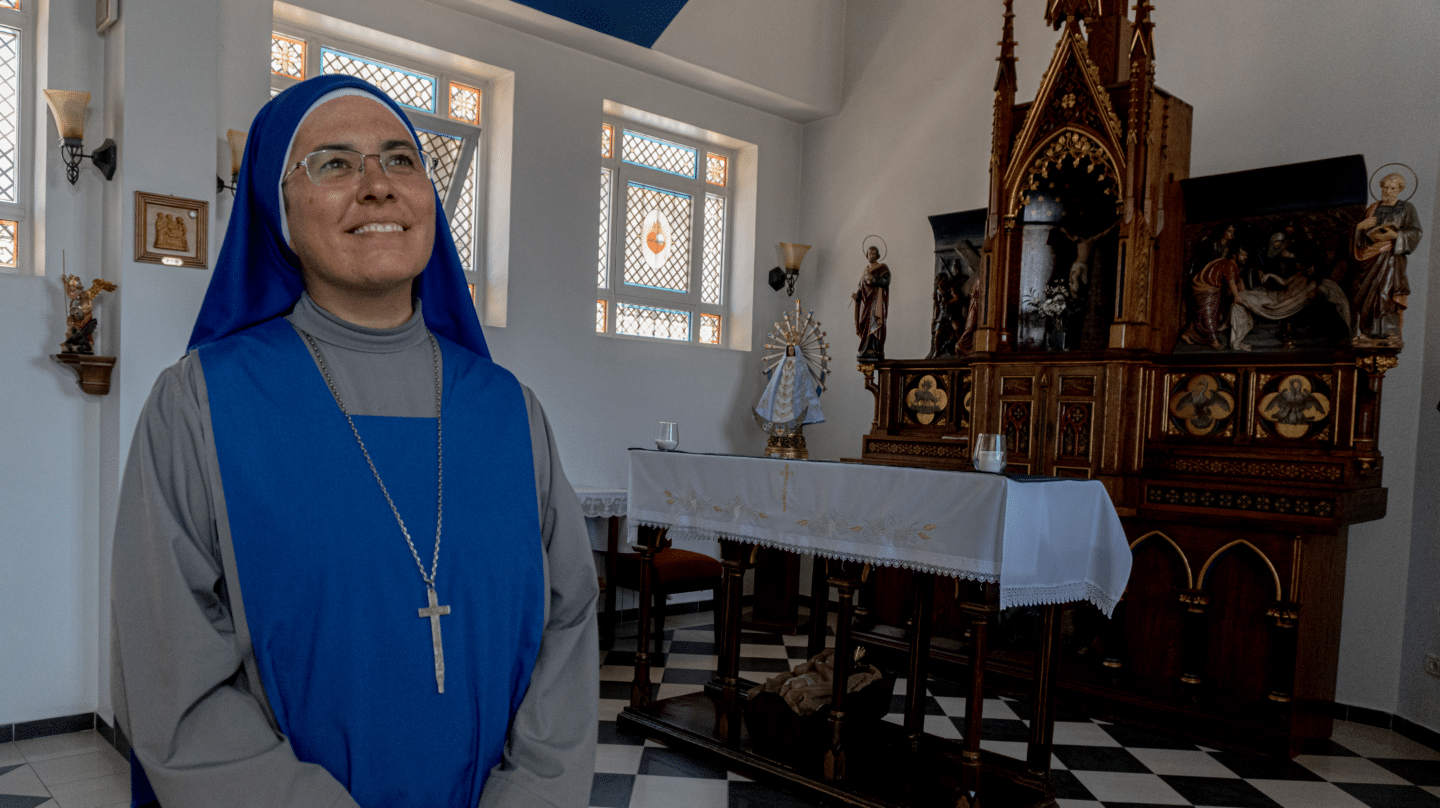 La hermana argentina María del Cielo en la casa de la congregación en Belén.