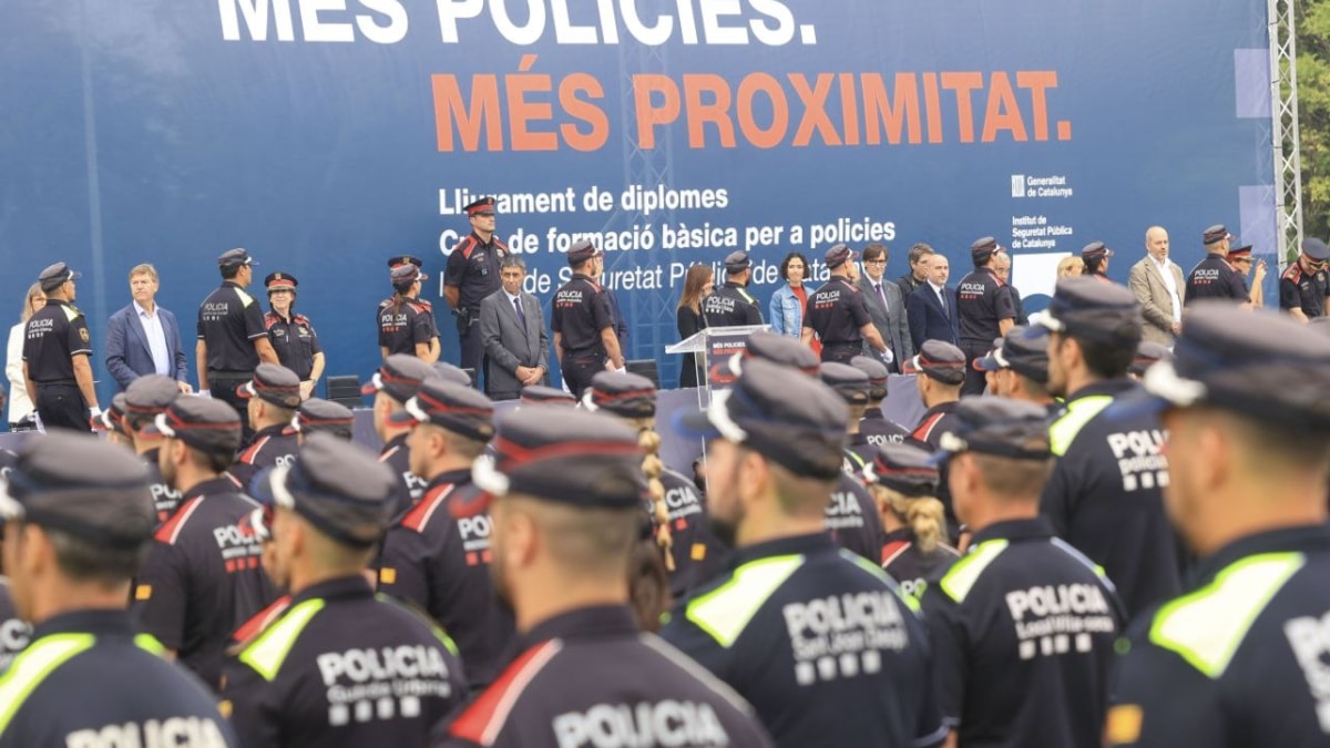 La Generalitat tendrá 1.300 mossos más en 2025, un 45% más de lo previsto por Aragonès