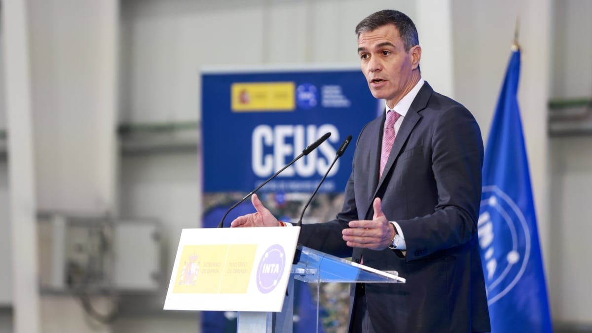 El presidente del Gobierno, Pedro Sánchez, interviene durante el acto de inauguración del Centro de Ensayos de Sistemas Aéreos no Tripulados en Moguer