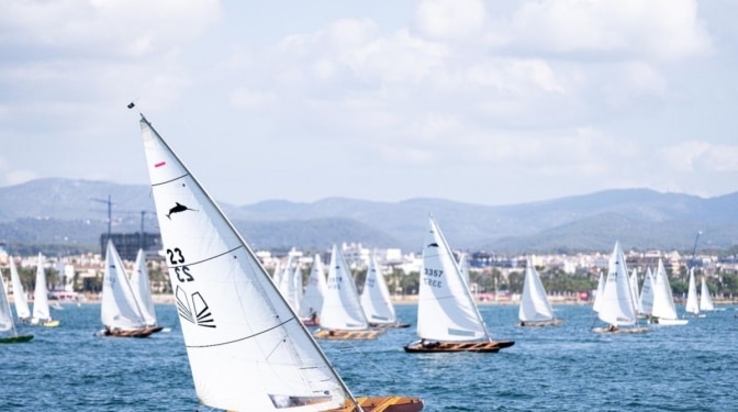 La Regata de los 350 Patinetes de Vela eleva la tradición marítima catalana a un nuevo nivel la Louis Vuitton 37ª America's Cup