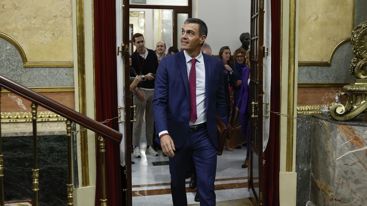 El presidente del Gobierno, Pedro Sánchez, en el Congreso para la sesión de control parlamentaria, este miércoles