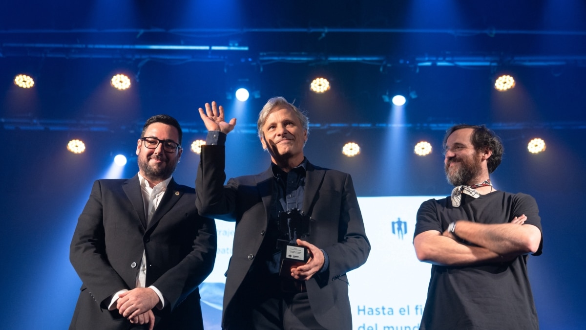 El actor y director Viggo Mortensen (c), ha conseguido este domingo con 'Hasta el fin del mundo' el premio a Mejor Película en el 'Almería Western Film Festival' (AWFF)