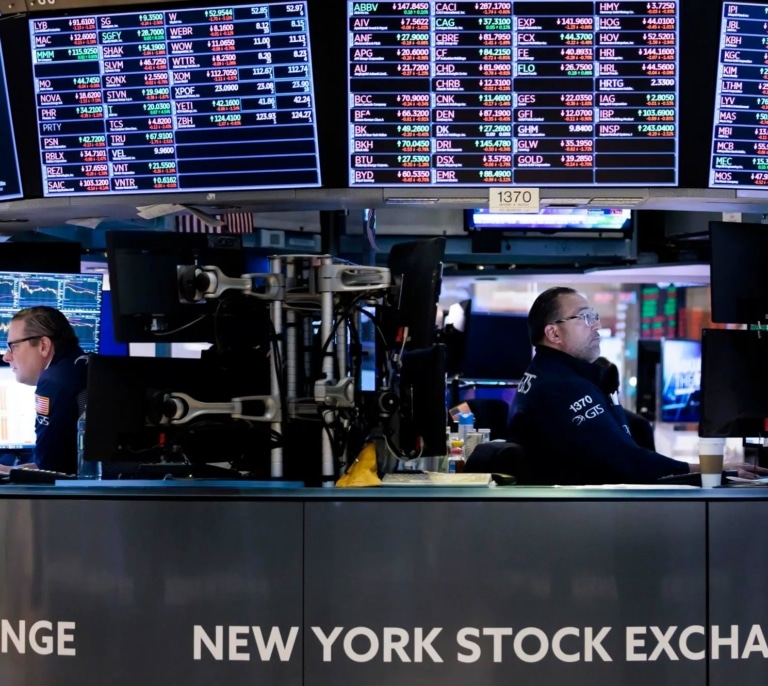 Wall Street abre en rojo tras el ataque de Irán contra Israel