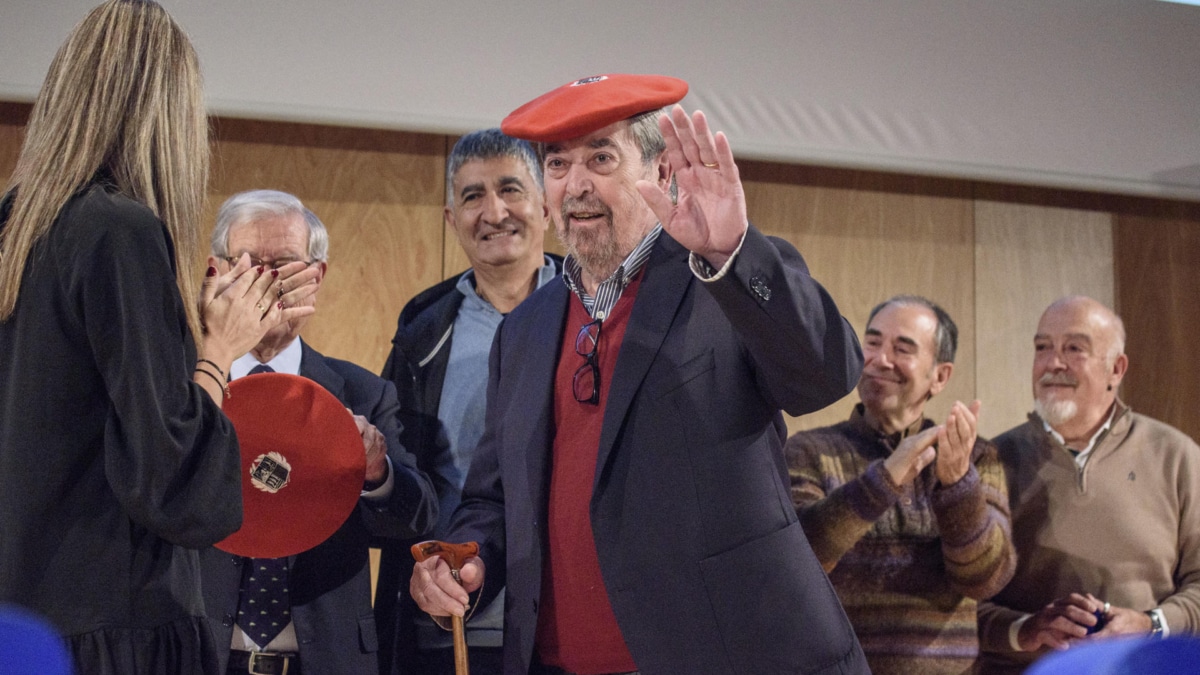 Juan Alberto Belloch, premiado por el sindicato de la Ertzaintza ErNE en su 40 aniversario.