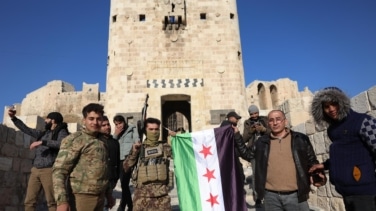 Los rebeldes sirios toman Alepo, la mayor ciudad de Siria, en un golpe inesperado contra Rusia e Irán