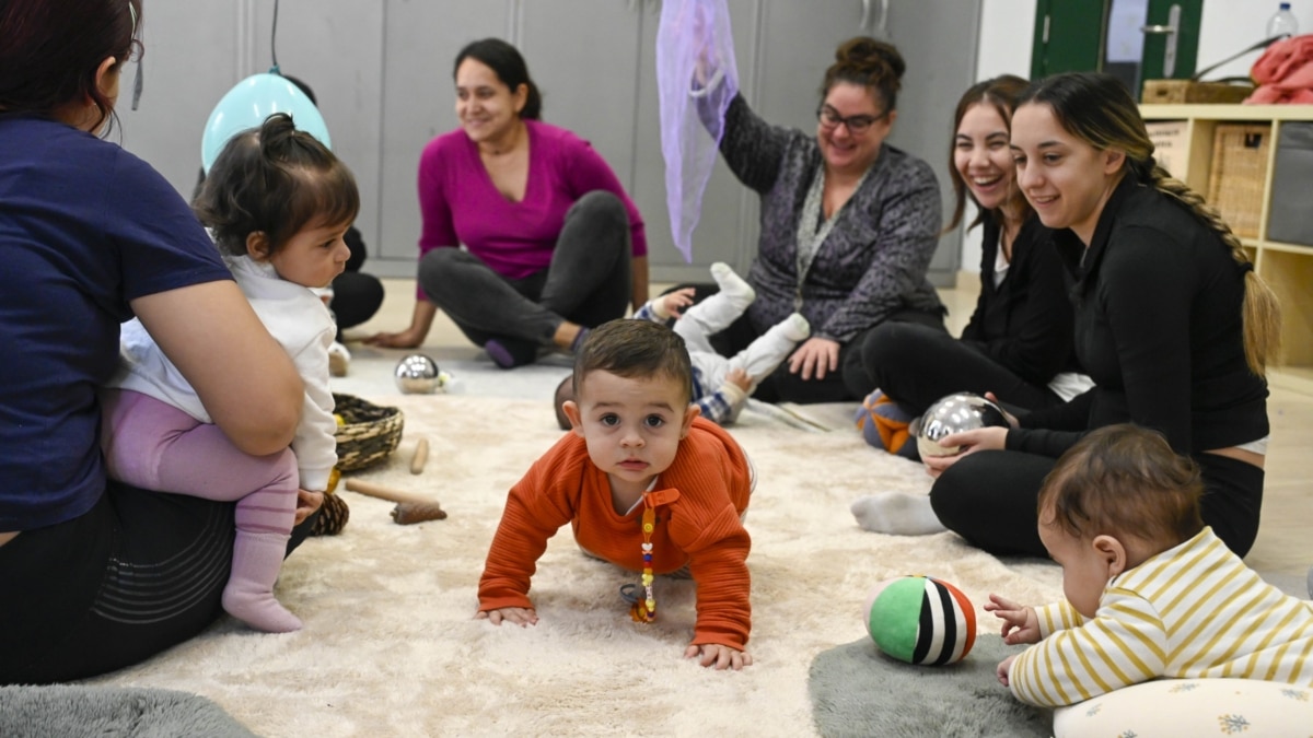 Con una dotación de 2,5 millones de euros, esta edición de Espacios Familiares 0-3 habilitará una treintena de espacios adaptados y atendidos para 1.500 familias en toda España.