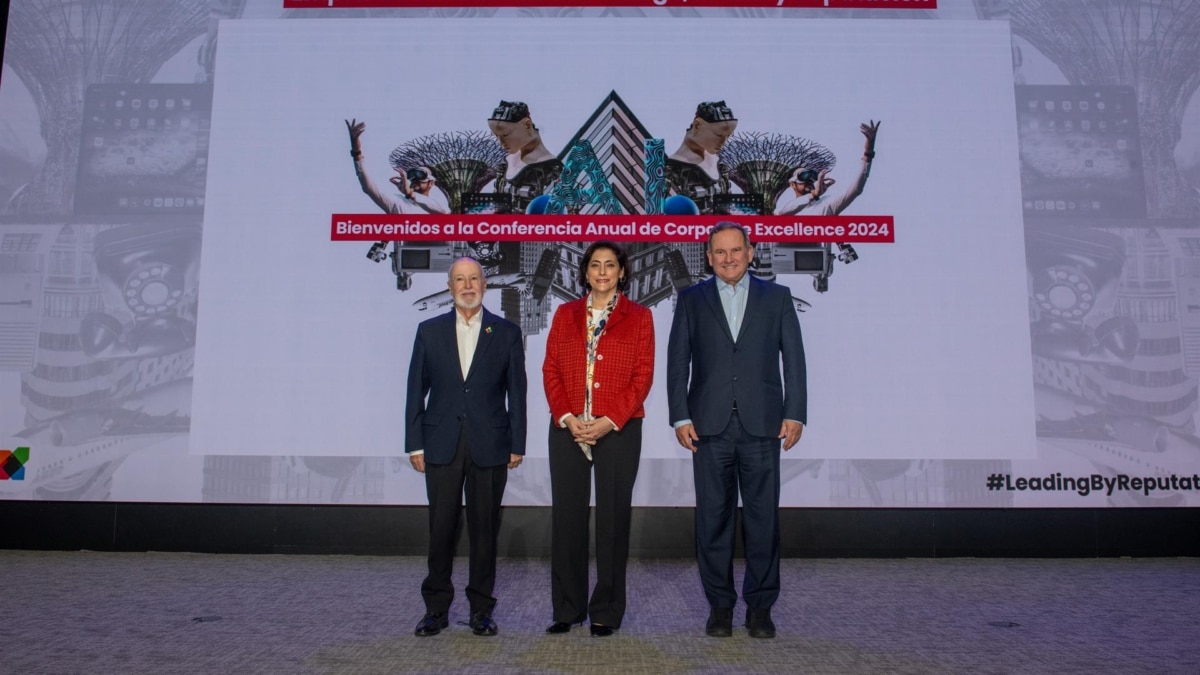 El ceo de Corporate Excellence, Ángel Alloza; la presidenta de Corporate Excellence, María Luisa Martínez, y el director de Estrategia y Asuntos Corporativos de Telefónica, Eduardo Navarro.