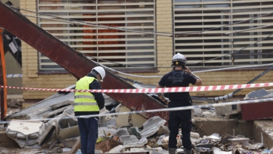 Fallece un operario que limpiaba un colegio de Massanassa tras derrumbarse parte del tejado