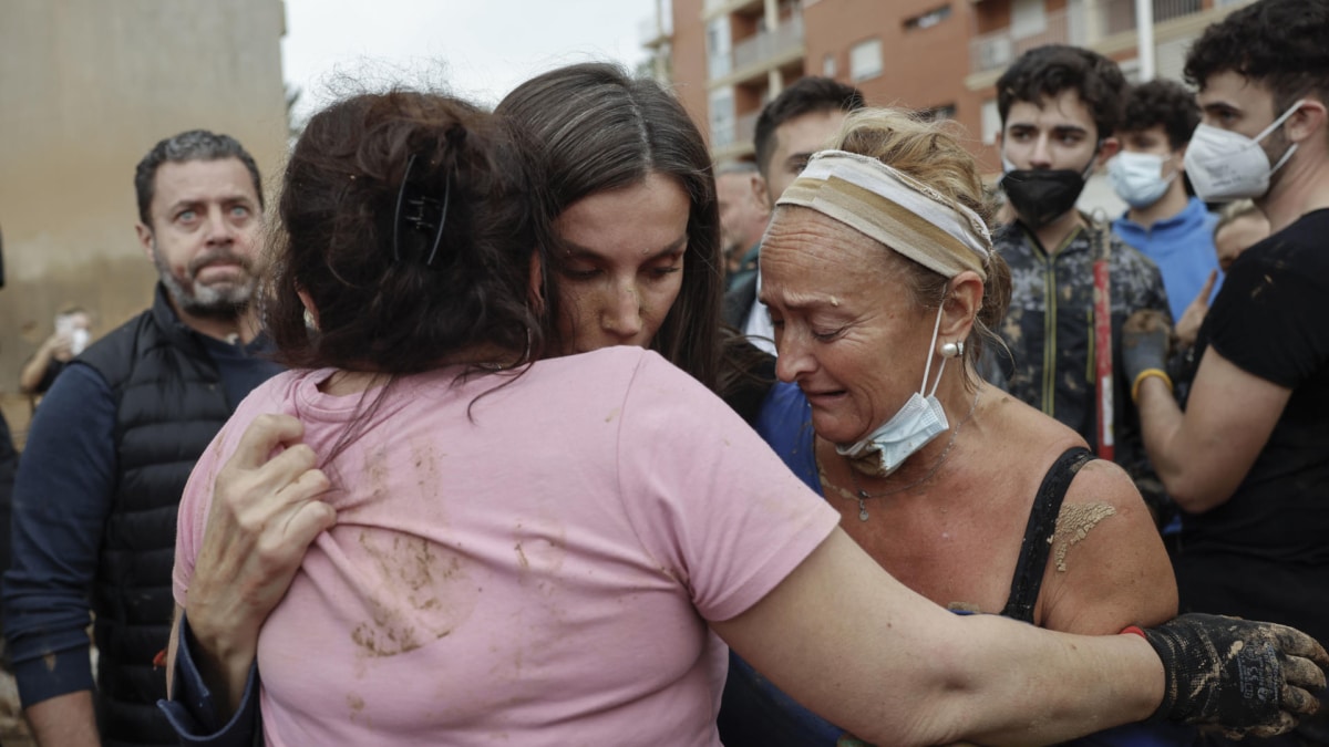 La prensa internacional se hace eco de los gritos e insultos durante la visita de los Reyes a los afectados por la DANA