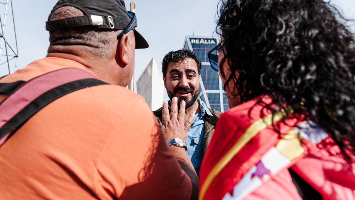 El eurodiputado Luis 'Alvise' Pérez durante una concentración para pedir elecciones generales, en la Plaza de Castilla, a 20 de octubre de 2024, en Madrid (España)