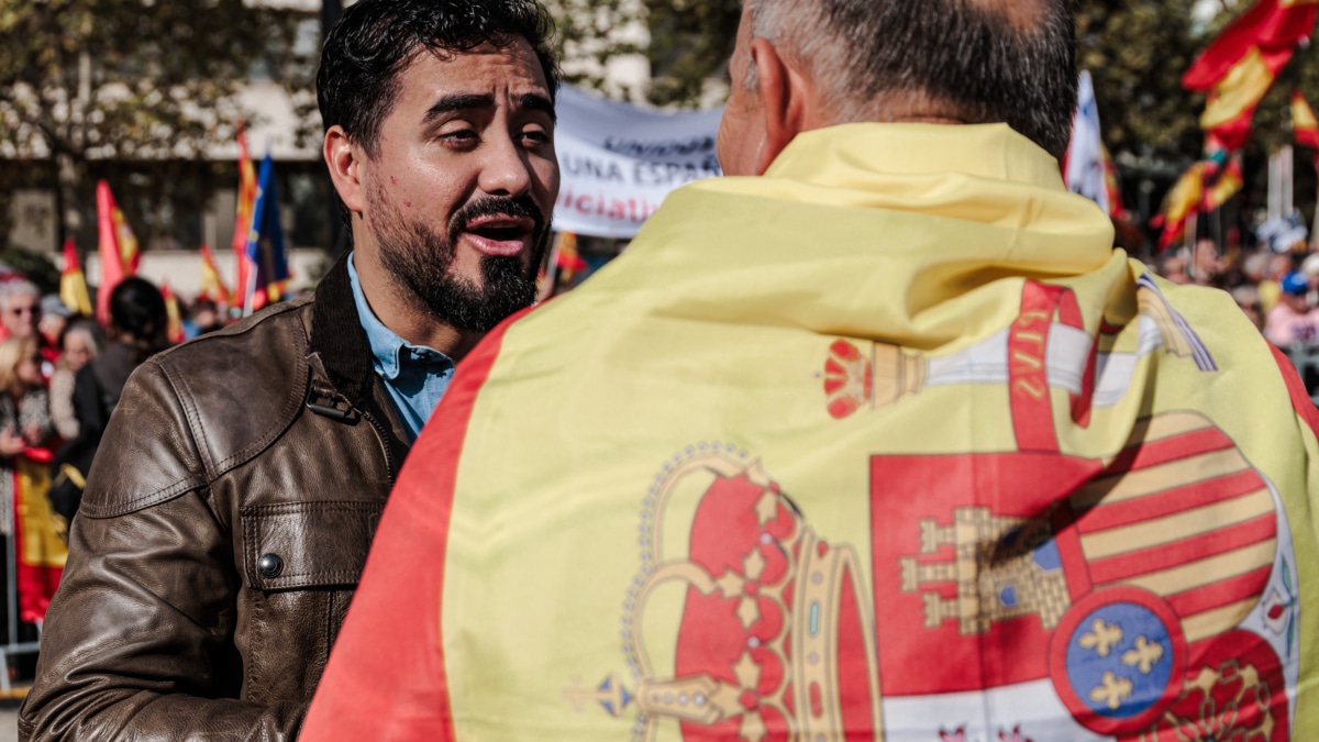 El eurodiputado Luis Alvise Pérez en una concentración para pedir elecciones generales