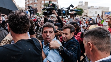 Mazón, tras las protestas de Paiporta: "Entiendo la indignación social y por supuesto me quedo a recibirla"