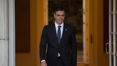 Sánchez da entrada a Aagesen y elogia a Ribera en su despedida: "Ha superado infundios y maniobras"