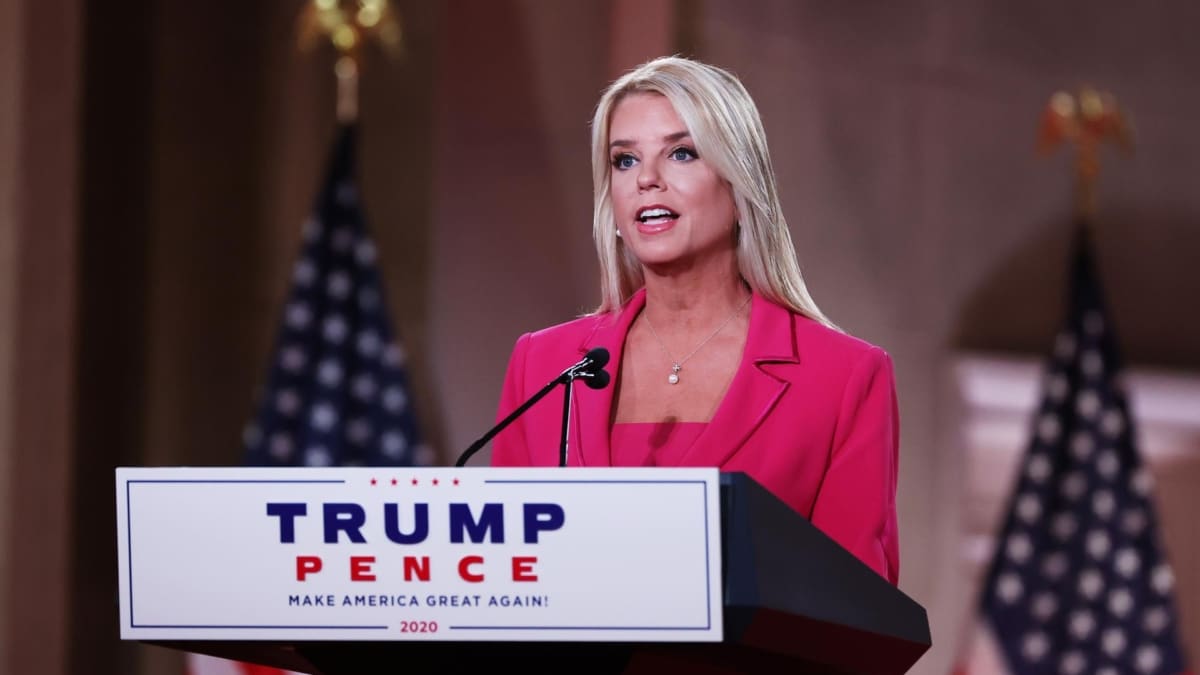 Trump elige a la abogada Pam Bondi como nueva fiscal general tras la renuncia de su primera opción