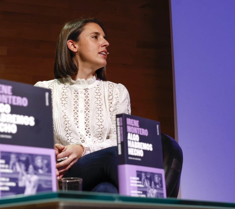 Irene Montero, Blancanieves en la chatarrería