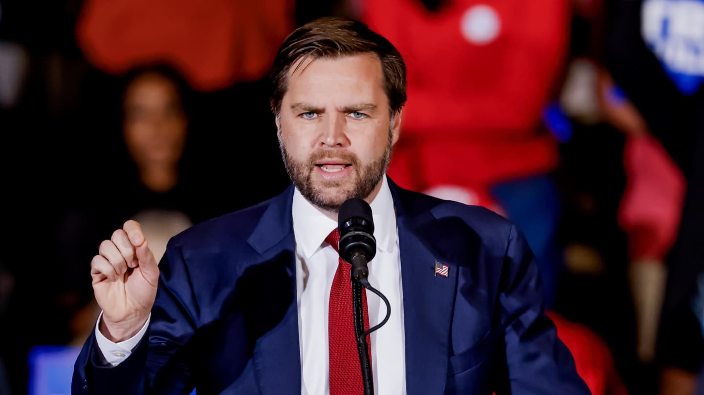 El vicepresidente electo, J.D. Vance, en un mitin de la campaña electoral