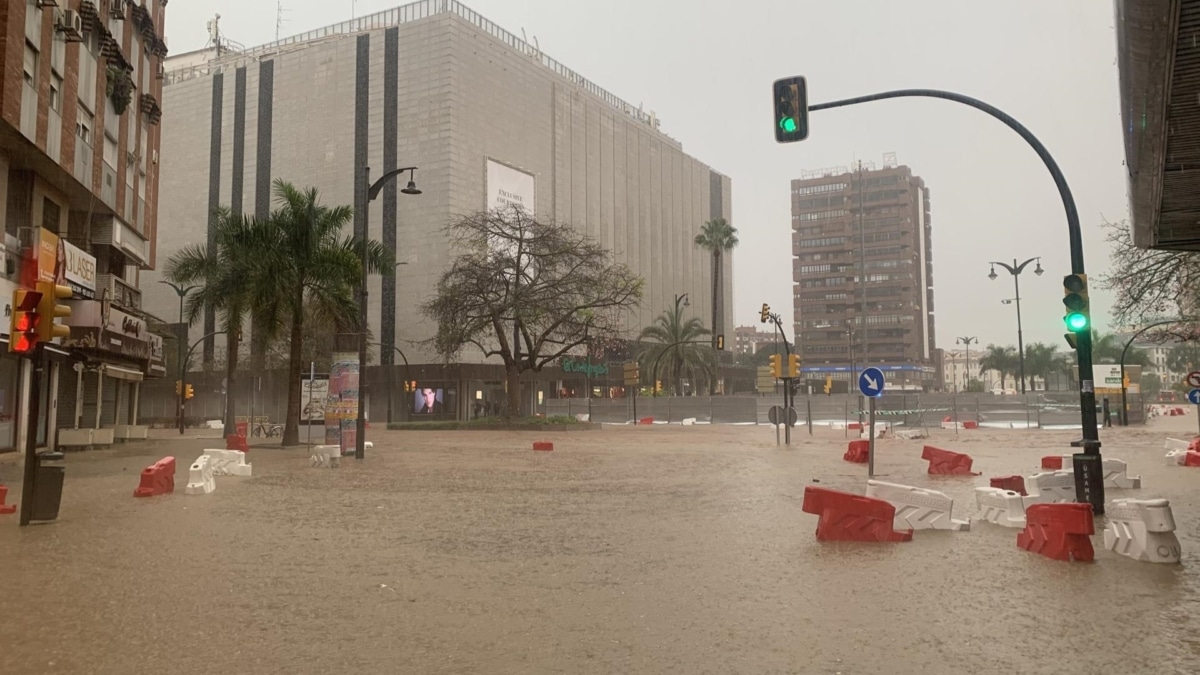 La DANA provoca importantes inundaciones en el centro de Málaga