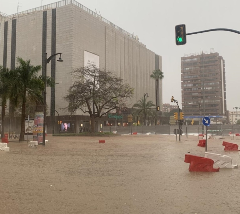 La DANA golpea Málaga: inundaciones en la capital y miles de evacuados