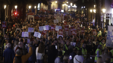 Miles de personas vuelven a pedir en Valencia la dimisión de Mazón