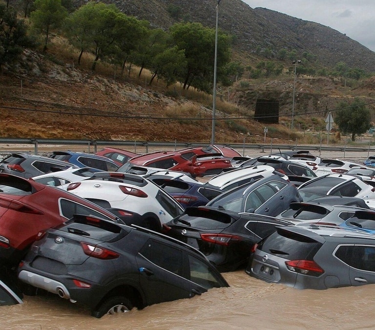 El consejo de los mecánicos a los dueños de coches inundados por la DANA para evitar el siniestro total